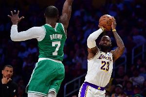 NBA高管：詹姆斯今夏的決定確實影響了賽程 為此準備了多個備案