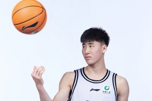江蘇注冊17名球員：曹芷豪簽下兩年新秀合同 曾繁日簽兩年C類合同