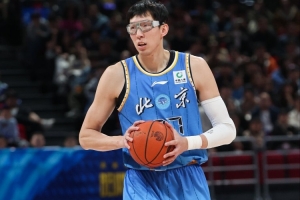 楊鳴&周琦將擔任今晚中黎戰解說嘉賓 周琦曾對陣黎巴嫩空砍22+21