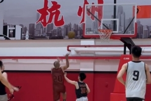 西熱力江曬集錦：中國隊和黎巴嫩比賽結束手都癢了 我該復出了？