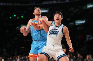 開拓者媒體人：楊瀚森本場的表現(xiàn)好于夏聯(lián) 未來定位是克林根替補