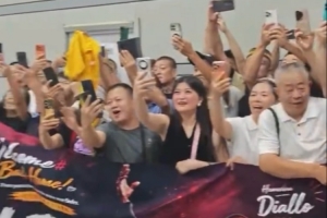 山西男籃外援迪亞洛今日抵達(dá)太原 山西球迷熱情歡迎！