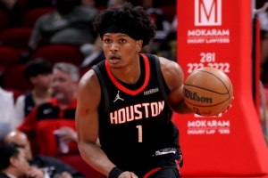 ESPN為火箭續(xù)約阿門評級A-：雙贏 比文班亞馬的合同每年少800多萬
