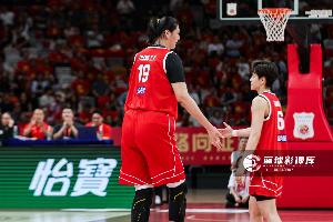 楊舒予7中1與預(yù)期相差較大 缺少李月汝后內(nèi)線輪轉(zhuǎn)少的弱點(diǎn)被放大
