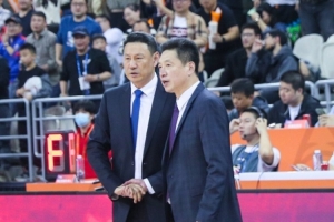京媒：李楠著力提速追求跑轟打法&首鋼夏聯(lián)主要考察輪換球員