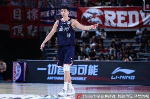 媒體人：徐昕近期將返回廣州男籃 一邊訓練一邊等待留洋手續辦理