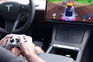 在車里打游戲？馬斯克透露：特斯拉Cybercab未來可連接PS和Xbox