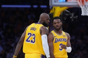 夸梅：NBA支持五大囧貶低麥基 卻像保護小姑娘般護老詹和布朗尼