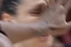 不是假摔？意大利女籃絕平三分出手前 確實(shí)被戳到了眼睛 犯規(guī)？