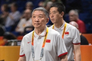 媒體人：宮魯鳴是本場MVP 這場比賽“改弦更張”直接幫助女籃取勝