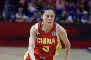 王思雨：可以換個(gè)視角看待現(xiàn)在的中國(guó)女籃 進(jìn)八強(qiáng)回饋了長(zhǎng)久備戰(zhàn)