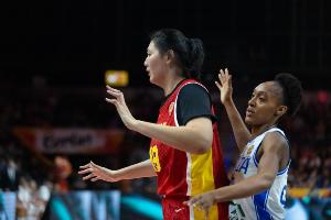 高度壓制！張子宇替補(bǔ)9分鐘6中5高效貢獻(xiàn)13分 罰球4中3