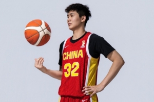 媒體人：這個夏天李悅洲的進步很明顯 三分&突破都比之前有提升
