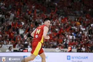 要及時調整！李弘權首發18分鐘 三分5中1拿到3分3板2助