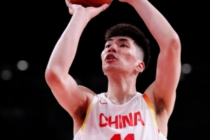 還是有高度優勢！余嘉豪12分鐘3中2拿到6分6板1斷 正負值+15