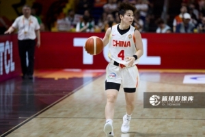 媒體人：李緣6月底出現(xiàn)腰椎退變、椎間盤突出癥 她靠吃止疼藥堅持