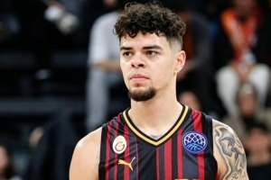 媒體人：NBL蘇科雄獅簽下了上賽季希臘聯(lián)賽得分王羅布·格雷