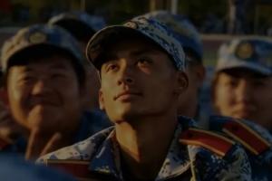 真的像！軍訓小哥因神似科比走紅 網友：老師點名都得喊“曼巴”