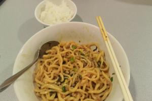 CGTN記者曬亞運餐食：根本吃不飽，日本不是一向以匠人精神著稱嗎