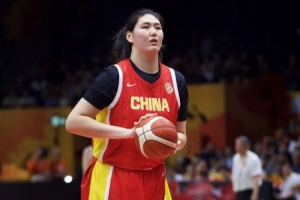 宮魯鳴：我們要讓張子宇能更快地成熟起來 希望她能走得更高更遠