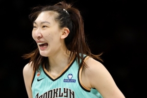 WNBA生涯第100場比賽！韓旭3投1中 得到2分2板1助