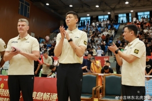 媒體人：李昂帶領留洋球員以美式打法來打亞運 都不至于這么難看