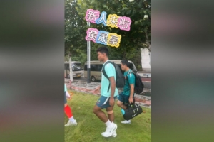 黃晟豪加入國足備戰訓練，他與戴偉浚粵語普通話無縫銜接交流