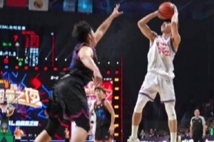 有你“豪”果”汁！曹芷豪VS段成果 CBA的強度到底怎么樣？