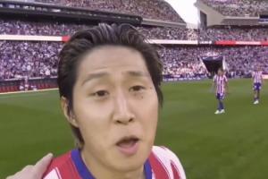 主裁：我受夠了你一直沖我大喊大叫抱怨，李剛?cè)室荒槦o(wú)辜：不是我