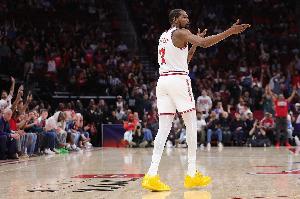 KD：季后賽會讓年輕球員變得更好 有些人12、13年都沒打過季后賽