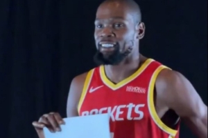 NBA官方曬杜蘭特拍攝定妝照：KD已經準備好起飛 邁向第20個賽季
