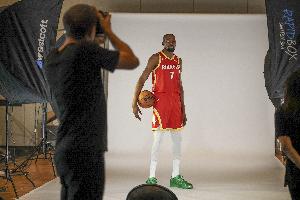 KD：我沒(méi)太糾結(jié)于今年季后賽的傷病 對(duì)抗運(yùn)動(dòng)就是隨時(shí)有受傷風(fēng)險(xiǎn)