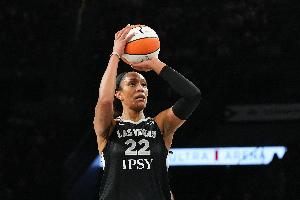 效率爆炸！阿賈·威爾遜上半場16分鐘13中10狂轟21分 正負值+23