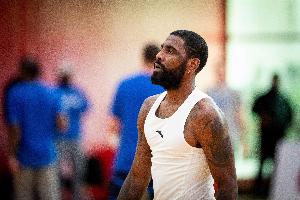 歐文：落選75大球星仍在激勵(lì)我 曾主動(dòng)要求基德讓我打近40分鐘