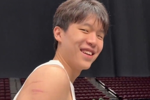 NBA生涯第二年有什么感覺嗎？楊瀚森：還是一如既往的 哈哈哈