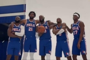 星光拉滿！76人媒體日五人組亮相 NBA官推：他們現(xiàn)在都在費城！