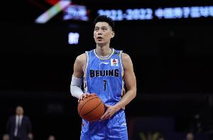 林書豪比較NBA和CBA：CBA身體對抗更強 得分更困難防守更密集