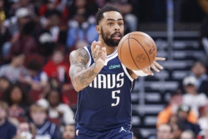 會是絕唱？拉塞爾迄今最后一場NBA比賽 1月戰公牛替補得8分2板4助
