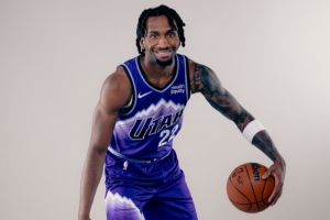 哈迪：彼得森今天的投籃選擇很合理 若能投中他心態(tài)會大不相同