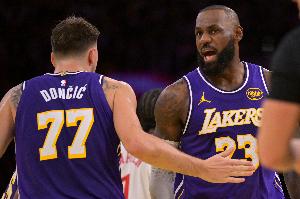 夸梅：東契奇上賽季經歷了爭奪撫養權 新賽季老詹走了他有望拿MVP