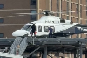 網友曬詹姆斯日常：訓練結束后 從76人訓練館停機坪登上直升機
