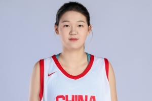 媒體人：U18女籃目前看對(duì)孫晗昀和龐云舒的使用稍微有點(diǎn)保守
