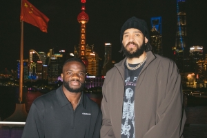 麥基曬與網(wǎng)球名將蒂亞福上海合影：無論在哪贏家總會碰到一起