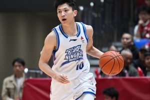 媒體人：CBA新賽季禁止球員、領隊兼教練 聯盟規定各崗位專人專項